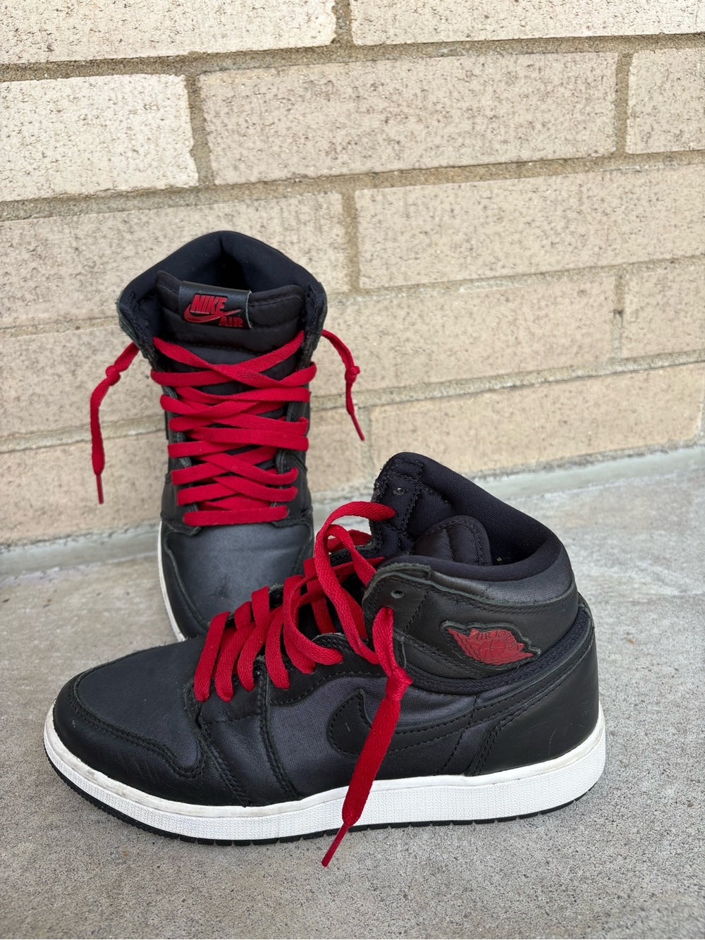 Nike Air Jordan 1 Retro High OG "Black Satin Gym Red" (575441-060) - Size 6.5Y